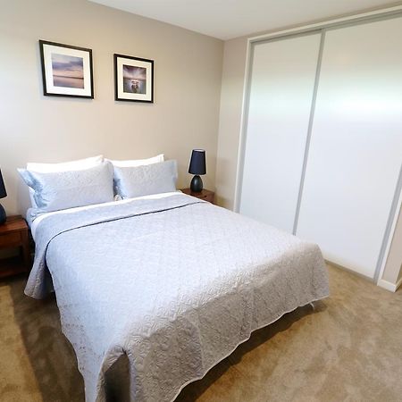 Golden Sun Apartment -Two Bedrooms, Three Bedrooms 基督城 外观 照片